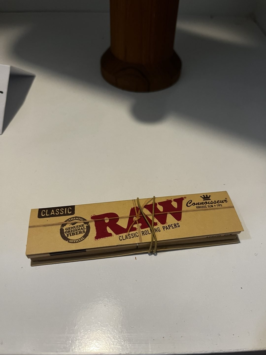 RAW classic Connoisseur king size & Pre rolled tips